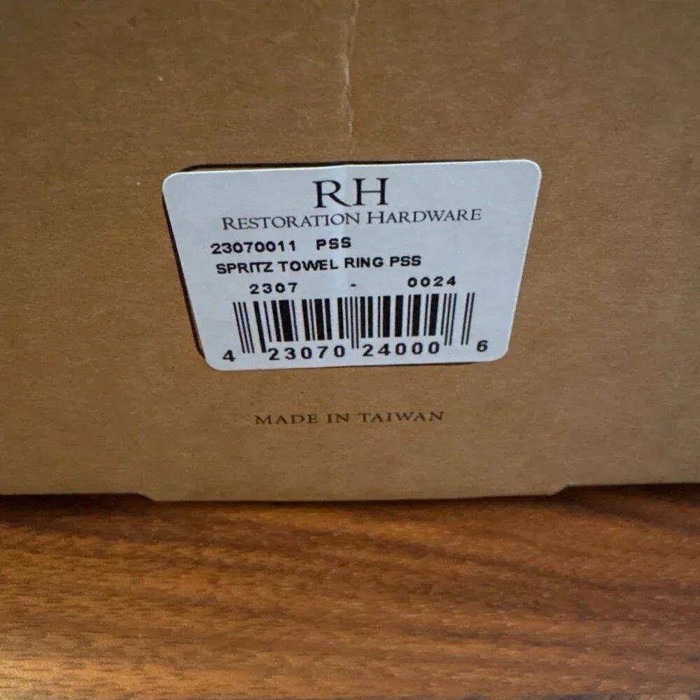Restoration Hardware Spritz Towel Ring – Polished Stainless Steel